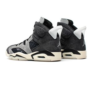 air-jordan-6-retro-tech-chrome-ck6635-001-black-sliver-3.jpg