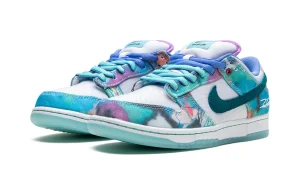 nike-dunk-low-sb-futura-laboratories-bleached-aqua_23788277_49112948_2048.webp